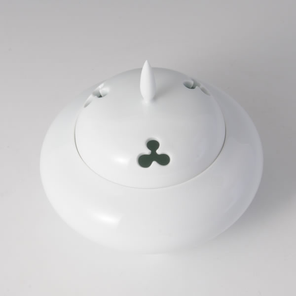 HAKUJIMARU KORO (White Porcelain Spherical Incense Burner) Arita ware