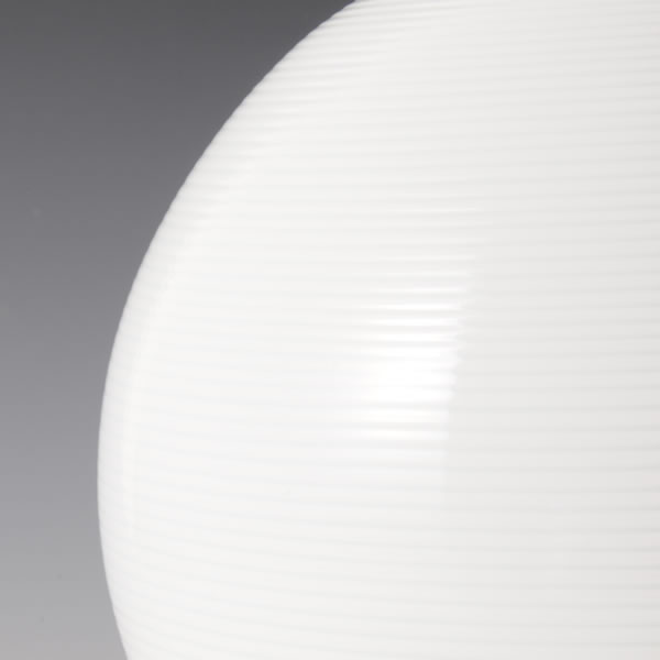 HAKUJI SENDAN TSUBO (White Porcelain Jar with engraved Line design) Arita ware