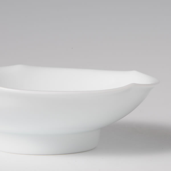 HAKUJI GOHOSHI KOZARA (White Porcelain Plate with Five-direction push) Arita ware