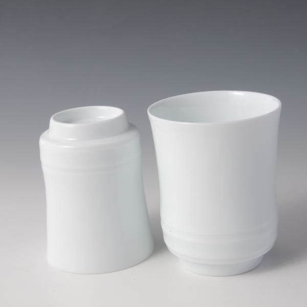 HAKUJI TAKEGATA KUMIYUNOMI (White Porcelain Teacups with Bamboo shaped) Arita ware