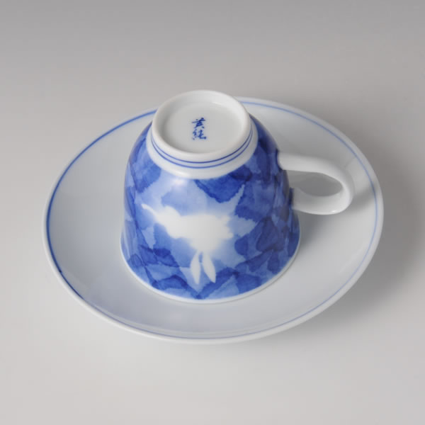 WASHIZOME USAGIBOKASHIMON DEMITSUWANZARA (Cup & Saucer with Gradation Rabbit design) Arita ware