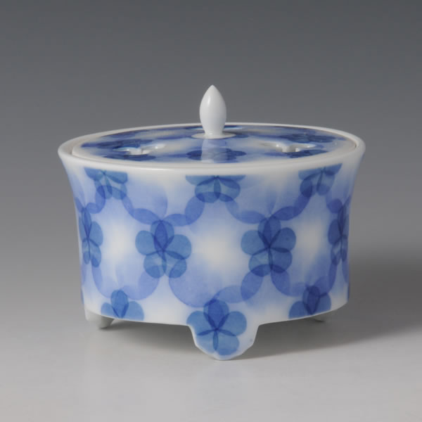 WASHIZOME BOKASHIKAMON KORO (Incense Burner with Gradation Petals design) Arita ware