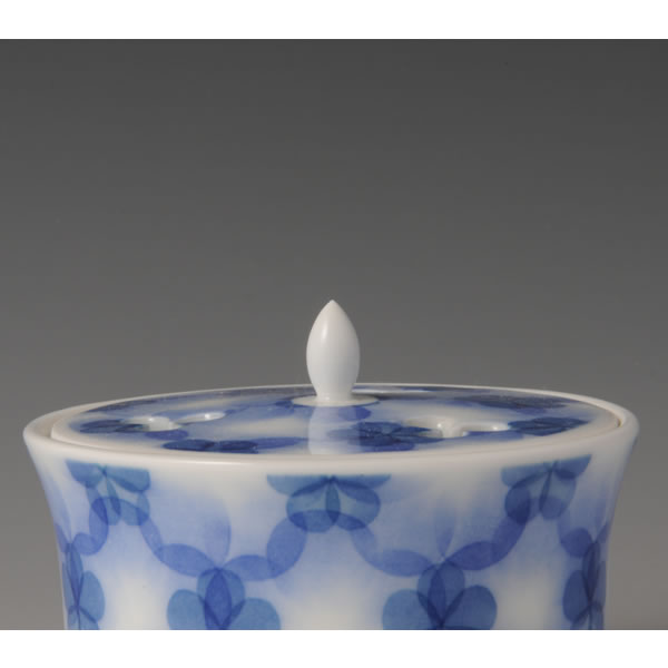 WASHIZOME BOKASHIKAMON KORO (Incense Burner with Gradation Petals design) Arita ware