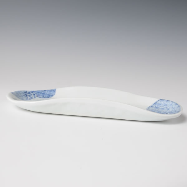 SOMETSUKEJIMON NAGASARA (Plate with Traditional design in underglaze blue) Arita ware