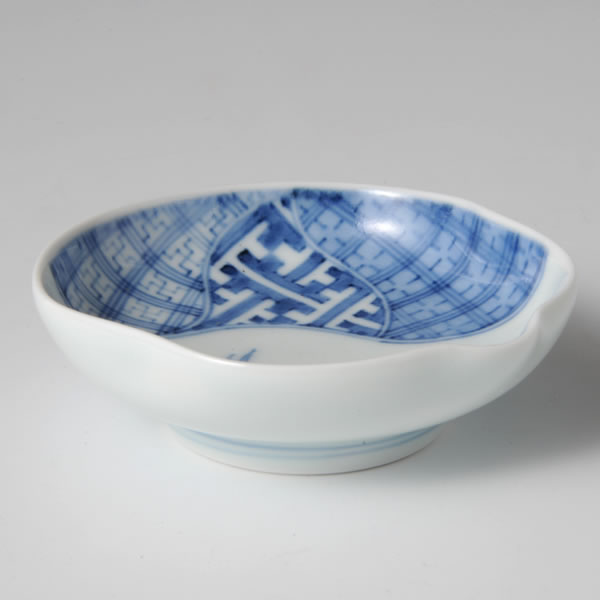 SOMETSUKEJIMON NAGASARA (Plate with Traditional design in underglaze blue) Arita ware