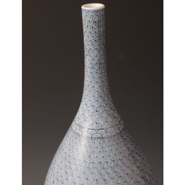 SOMETSUKE SHIPPOMON KABIN (Flower Vase with Oval design in undeglaze blue) Arita ware