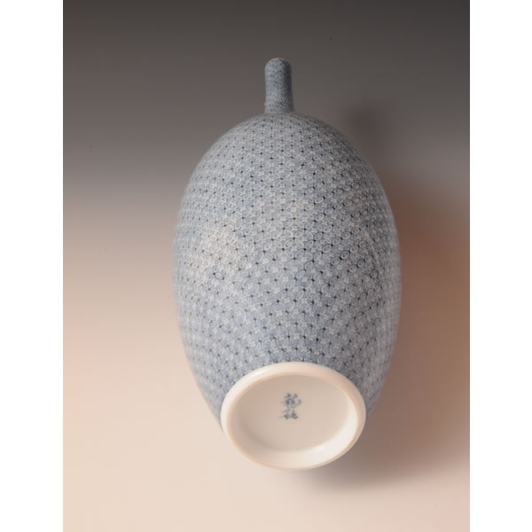SOMETSUKE SHIPPOMON KABIN (Flower Vase with Oval design in undeglaze blue) Arita ware