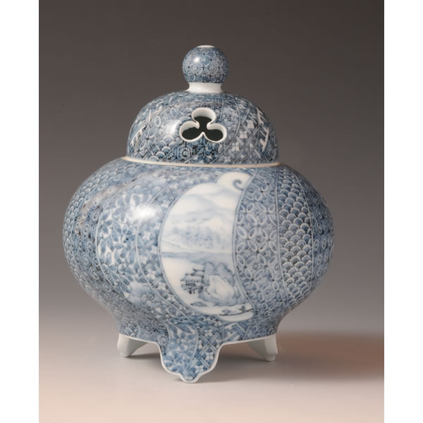 SOMETSUKE SHONZUI KORO (Incense Burner with Traditional design in underglaze blue) Arita ware