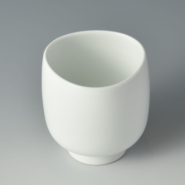 HAKUJI SANKAKU YUNOMI (White Porcelain Traiangle Teacup) Arita ware