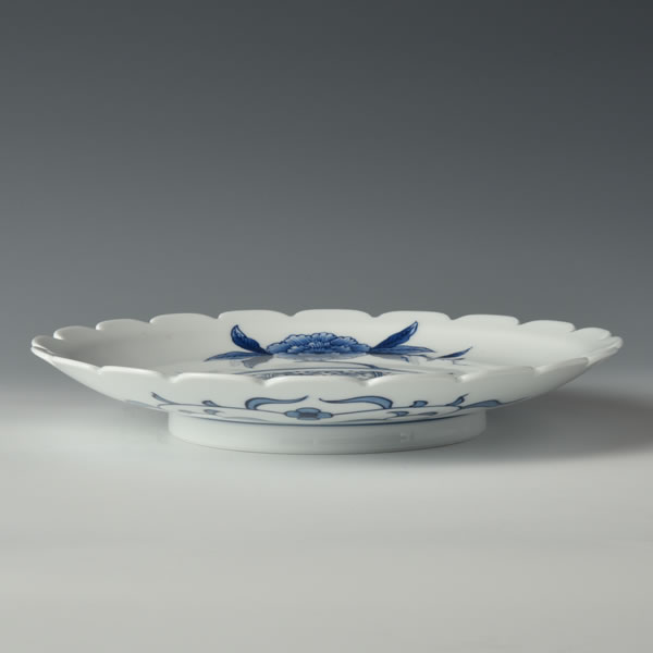 SOMETSUKE RINKAZARA (Plate with Foliate Rim in underglaze blue) Arita ware