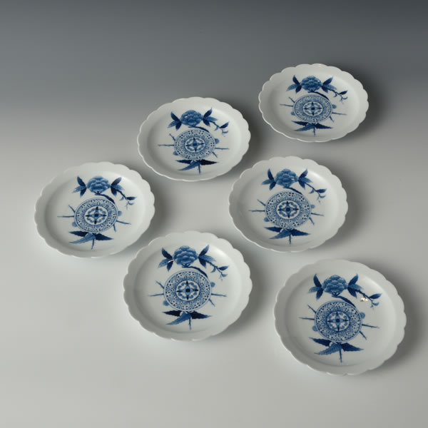 SOMETSUKE RINKAZARA (Plates with Foliated Rim in underglaze blue B) Arita ware