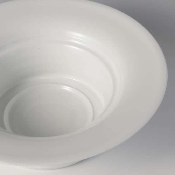 HAKUJI KAKI (White Porcelain Flower Vase B) Arita ware
