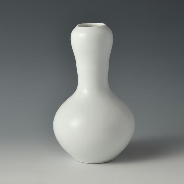 HAKUJI HANAIRE (White Porcelain Vase C) Arita ware