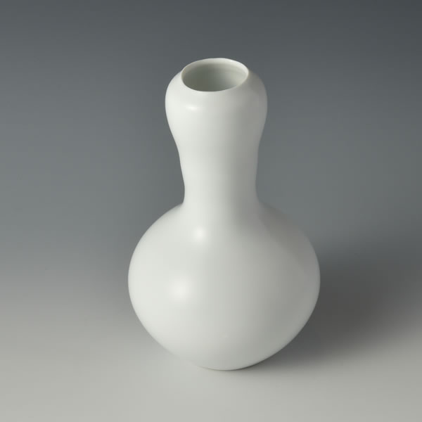 HAKUJI HANAIRE (White Porcelain Vase C) Arita ware