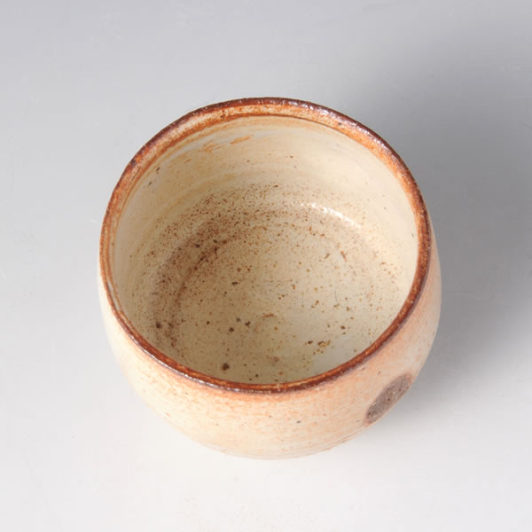 KARATSU KOHIKI GUINOMI (Sake Cup with White Slip glaze B) Karatsu ware