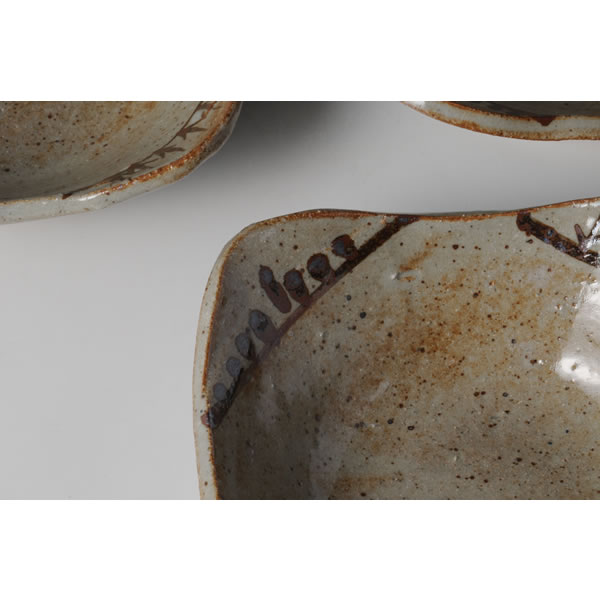 EGARATSU TATARA KOBACHI (Decorated Karatsu Bowls with brush) Karatsu ware
