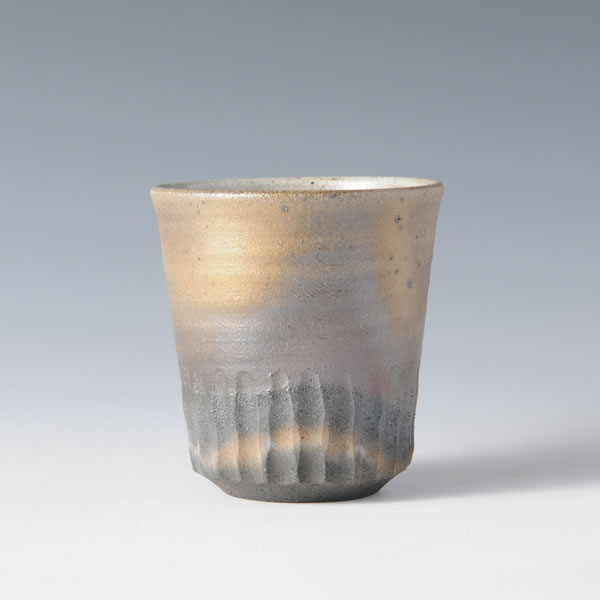 KARATSU YAKISHIMEBORI BEERJOKKI (High-fired unglazed Mug with Engraved design) Karatsu ware
