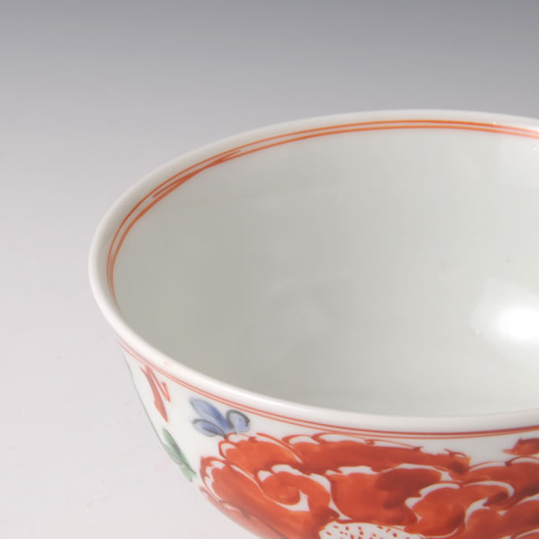 GOSUAKAE BOTANKARAKUSAMON MESHIWAN (Bowl with Peony & Vines-coiled design in overglaze red enamel) Arita ware