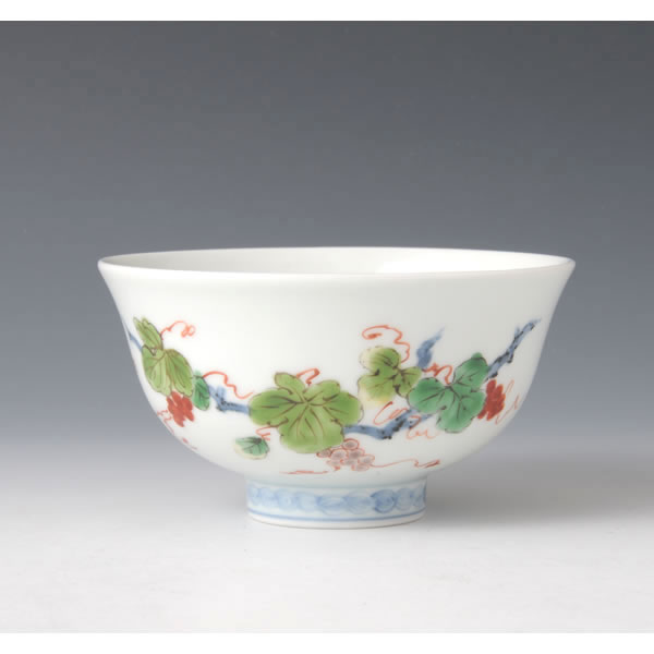 SOMENISHIKI BUDOMON MESHIWAN (Bowl with Grape design in polychrome overglaze painting) Arita ware