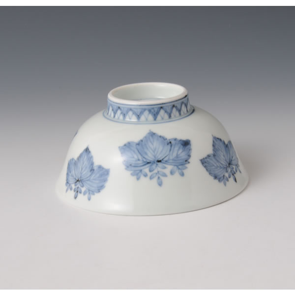 SOMETSUKE KIRIMON MESHIWAN (Bowl with Paulownia design in underglaze blue) Arita ware