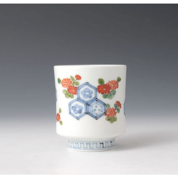 SOMENISHIKI KIKKOSOKAMON YUNOMI (Teacup with Hexagonal & Floral Plant design in polychrome overglaze painting) Arita ware