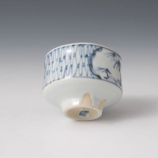 SOMETSUKE AMIMON GUINOMI (Sake Cup with Mesh design in underglaze blue) Arita ware