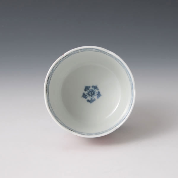 SOMENISHIKI ISHIDATAMIMON SOBACHOKU (Cup with Stone‐paved design in polychrome overglaze painting)