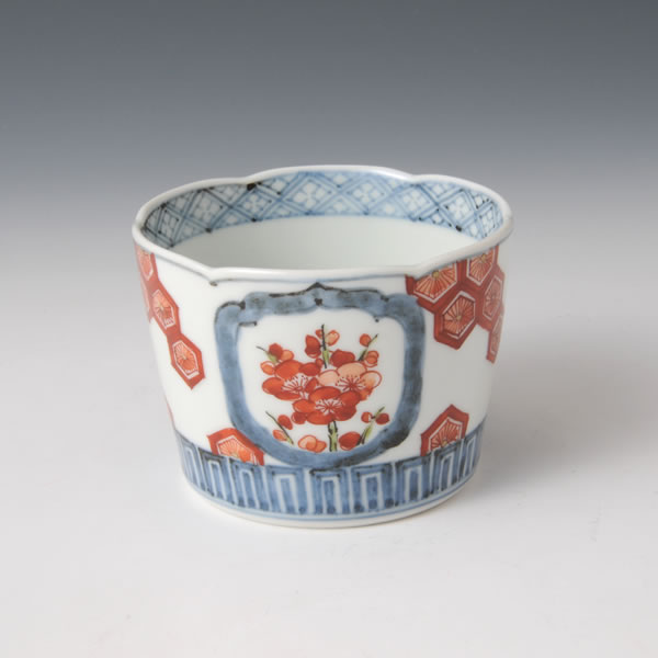 SOMENISHIKI KIKKOMON SOBACHOKU (Cup with Hexagonal design in polychrome overglaze painting) Arita ware