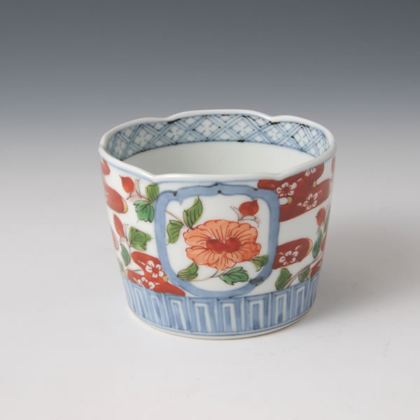 SOMENISHIKI MADOEBOTANMON SOBACHOKU (Cup with Peony design in polychrome overglaze painting) Arita ware