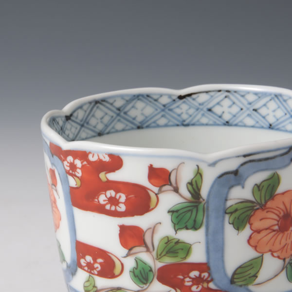 SOMENISHIKI MADOEBOTANMON SOBACHOKU (Cup with Peony design in polychrome overglaze painting) Arita ware