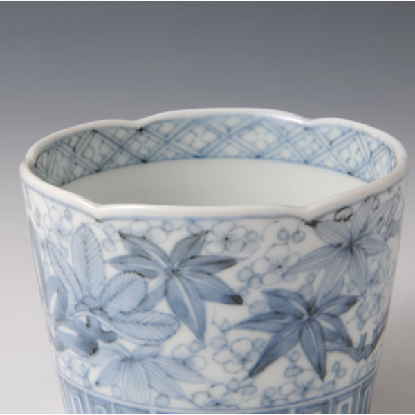 SOMETSUKE SHOCHIKUBAI ZUKUSHIMON SOBACHOKU (Cup with Pine Bamboo Plum design in underglaze blue) Arita ware