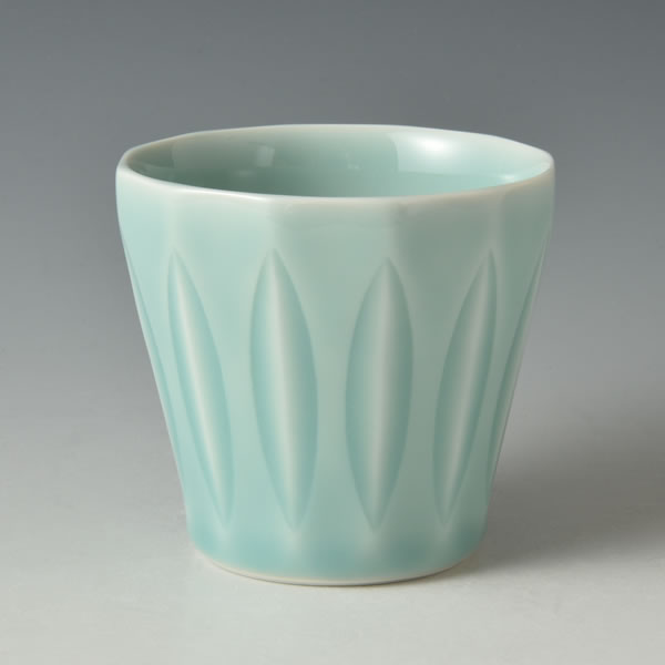 SEIJISHINOGIBORI KOPPU (Celadon Cup with Line engraving) Nabeshima ware