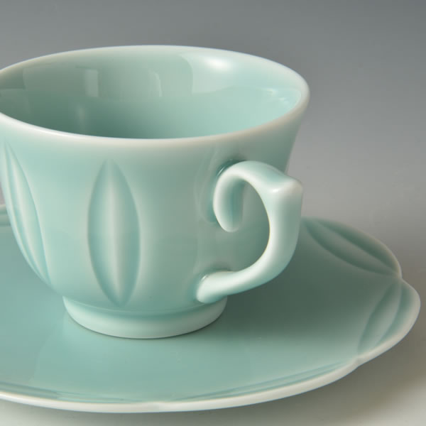 SEIJISHINOGIBORI COFFEEWAN (Celadon Cup & Saucer with Line engraving) Nabeshima ware
