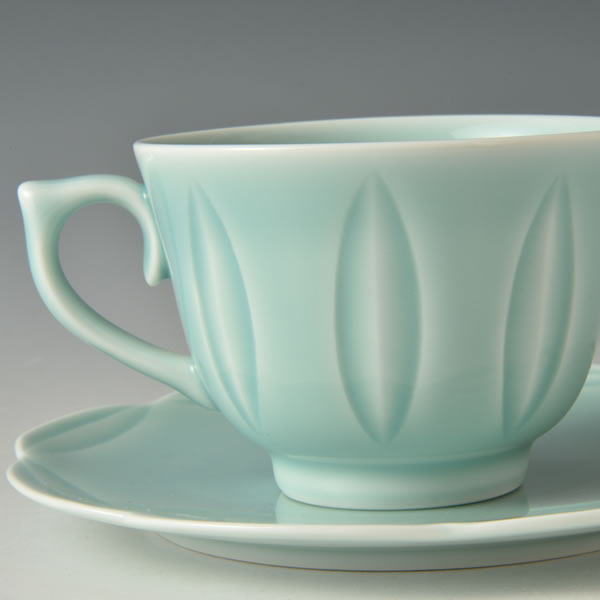 SEIJISHINOGIBORI COFFEEWAN (Celadon Cup & Saucer with Line engraving) Nabeshima ware