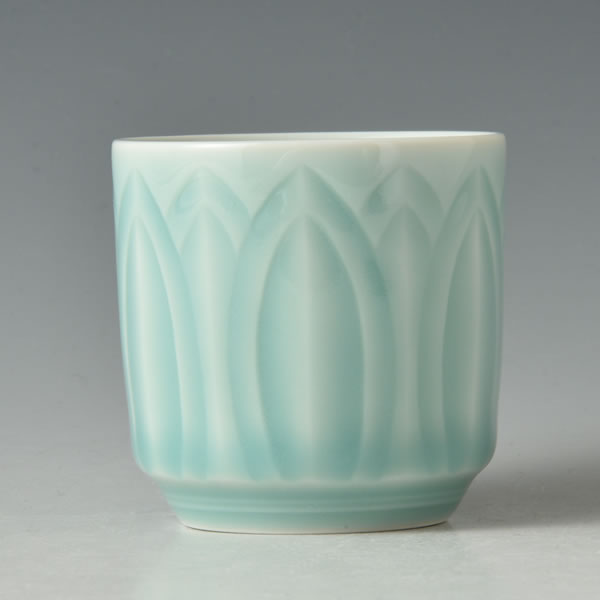 SEIJISHINOGIBORI HASU GUINOMI (Celadon Sake Cup with Line engraving & engraved Lotus design) Nabeshima ware