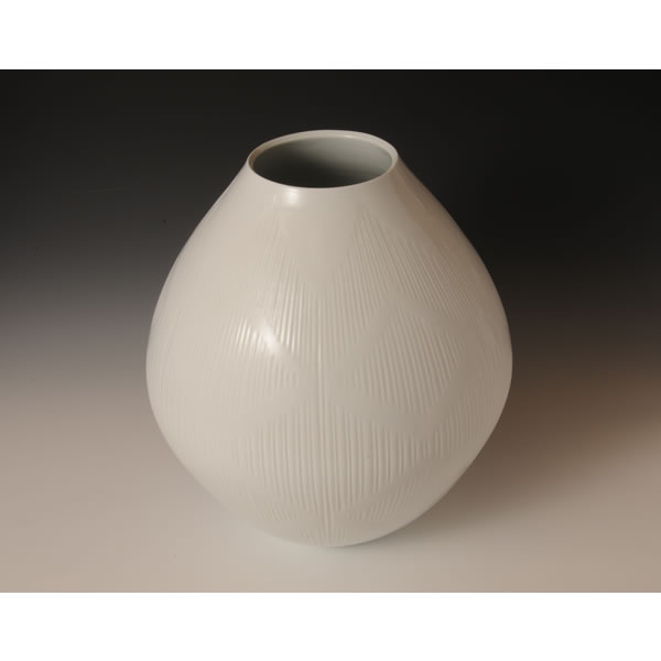 HAKUJI HIROKUCHI SENBORIKAZARI OTSUBO (White Porcelain Jar in Line engraling with wide rim) Arita ware