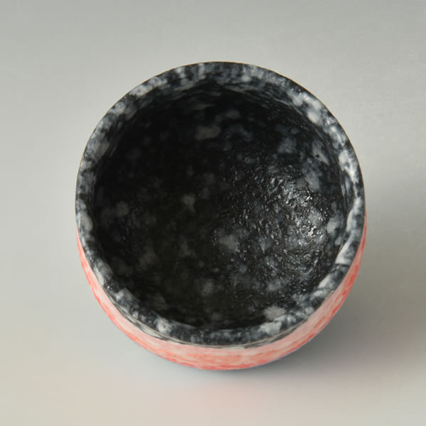 SUIDEI PLATINUMSAI SAKENOMI (Sake Cup with Sprayed Slip decoration & Platinum design)