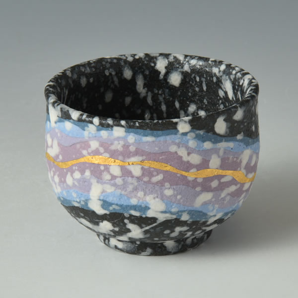 SUIDEI KINSAI SAKENOMI (Sake Cup with Sprayed Slip decoration & Overglaze Gold design A) Tanba Ware