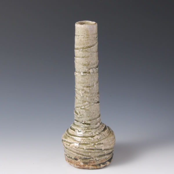 HAIYU KOKUSEN ICHIRINIKE (Single Flower Vase with Ash glaze & engraved Line design) Kyoto ware