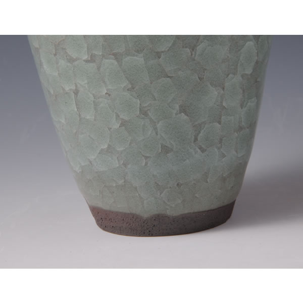 SEIJI YURI HANAIKE (Lily shaped Flower Vase with Celadon glaze) Kyoto ware