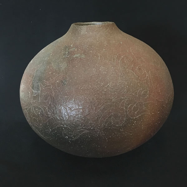 SENKOKUMON TSUBO (Jar with Line Engraving design)