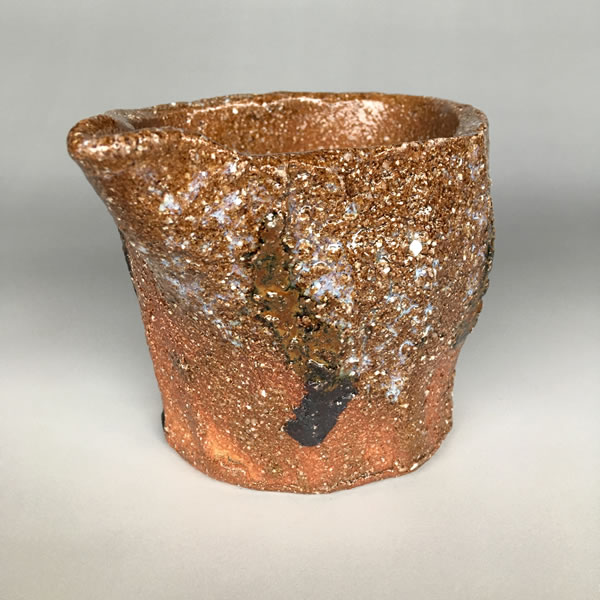 HAIYU KATAKUCHI (Spouted Bowl with Ash glaze decoration)