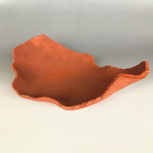 KAKUTO (Plate with Red Ash-glazed Decoration A)