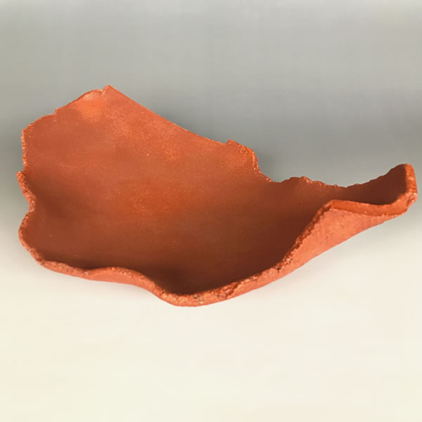 KAKUTO (Plate with Red Ash-glazed Decoration A)