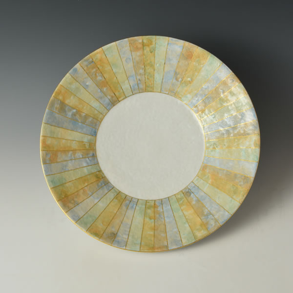 SAISHIKIKINSAI SARA (Plate with overglaze enamel and gold decoration) Kutani ware