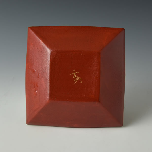 SAISHIKIKINSAI KAKUBACHI (Bowl with overglaze enamel and gold decoration C) Kutani ware