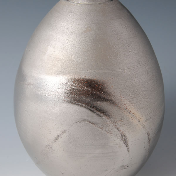 BIZEN GINSAI ICHIRINZASHI (Single Flower Vase with Silver decoration) Bizen ware