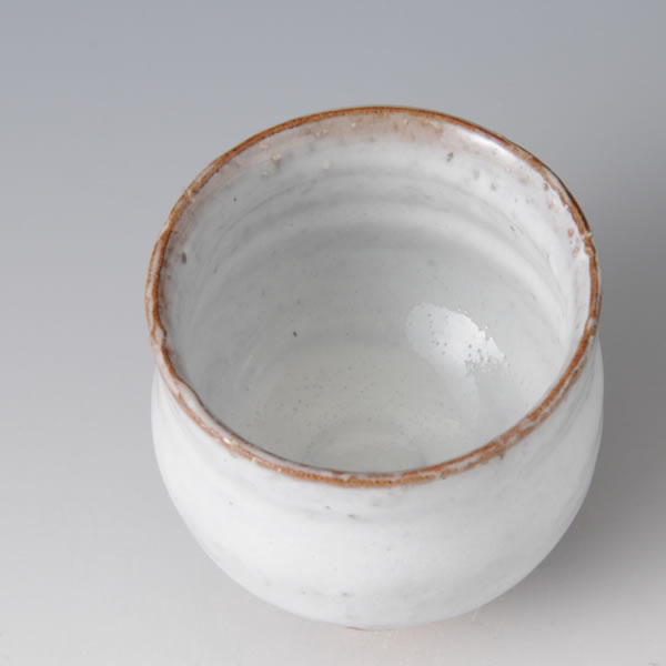 SHIRAHAGI YOHEN GUINOMI (White-colored Hagi ware Sake Cup with Kiln Effects D) Hagi ware