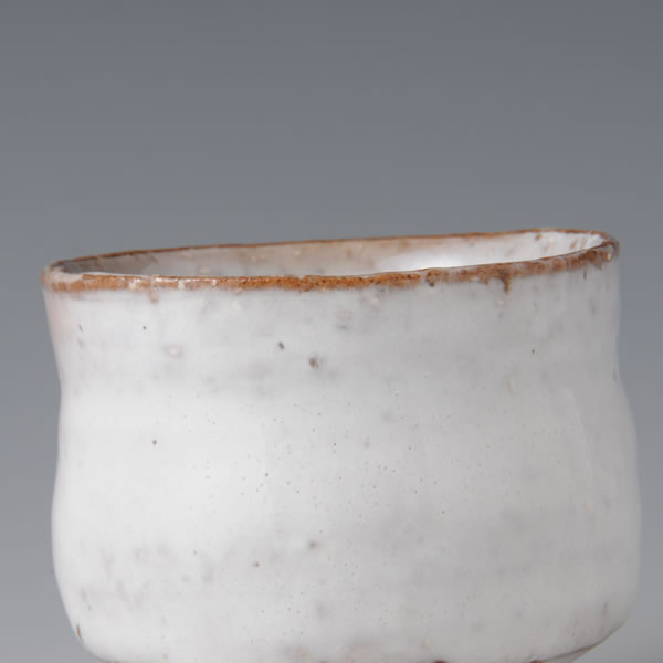 SHIRAHAGI YOHEN GUINOMI (White-colored Hagi ware Sake Cup with Kiln Effects D) Hagi ware