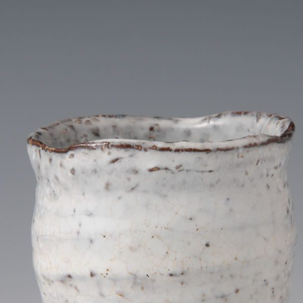 SHIRAHAGI YOHEN GUINOMI (White-colored Hagi ware Sake Cup with Kiln Effects C) Hagi ware